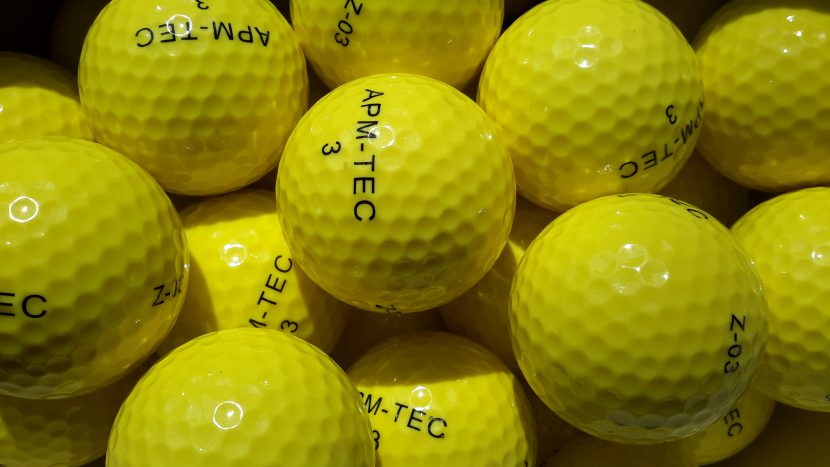 8 Stück gelbe Turnier Golfbälle APM-TEC Z-03 NEU